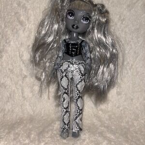 Rainbow High Shadow Series 1 Luna Madison‎ Grayscale Fashion Doll